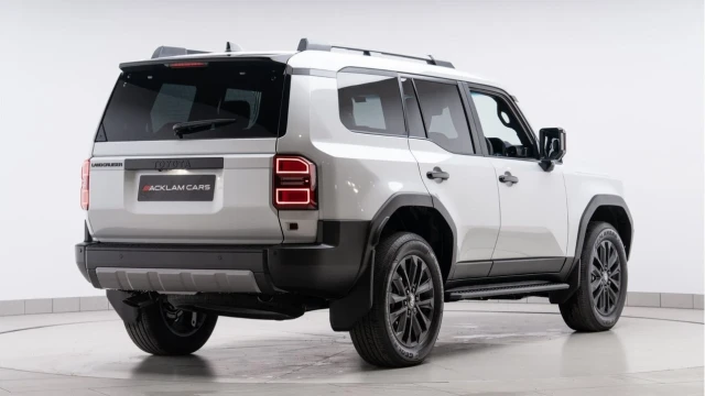 Toyota Land Cruiser (74 Reg) 2.8 Invincible (VAT Q) Image 6