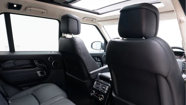 Land Rover Range Rover (70 Reg) 3.0SDV6 Westminster Image 6