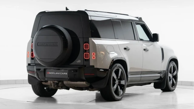 Land Rover Defender (73 Reg) 110 3.0 D300 X-Dynamic HSE Hard Top Commercial (No VAT) Image 6