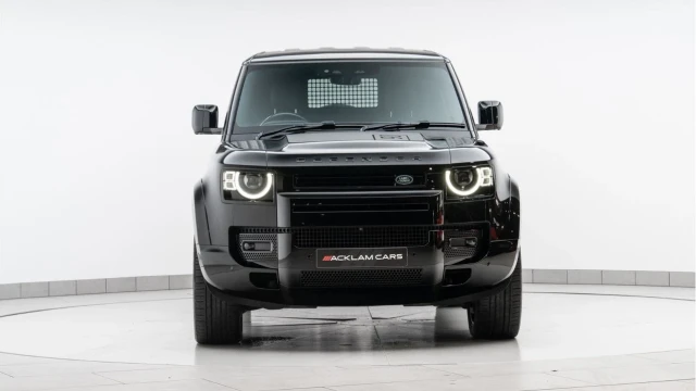 Land Rover Defender (23 Reg) 90 3.0 D250 SE Hard Top Commercial (NO VAT) Image 7