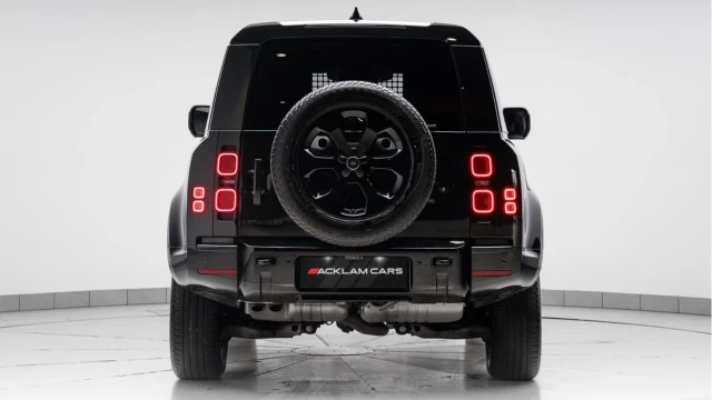 Land Rover Defender (25 Reg) 90 3.0 D250 X-Dynamic HSE Hard Top Commercial (3 Seat) (+VAT) Image 7