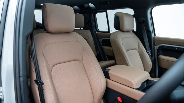 Land Rover Defender (75 Reg) 110 3.0 D350 X-Dynamic HSE (VAT Q) Image 3