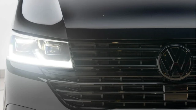 Volkswagen Transporter (72 Reg) T30 2.0TDI Highline DSG LWB (Bespoke) Image 7