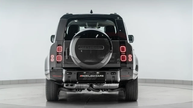 Land Rover Defender (73 Reg 110 3.0 D250 X-Dynamic HSE Image 4