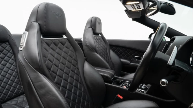 Bentley Continental (16 Reg) 4.0 GT V8 S Convertible (Mulliner) Image 3