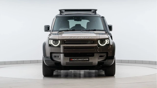 Land Rover Defender (23 Reg) 110 3.0 D300 X-Dynamic HSE (Explorer) Image 7