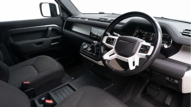 Land Rover Defender (22 Reg) 90 3.0 D250 Commercial (Explorer) (VAT Q) Image 2