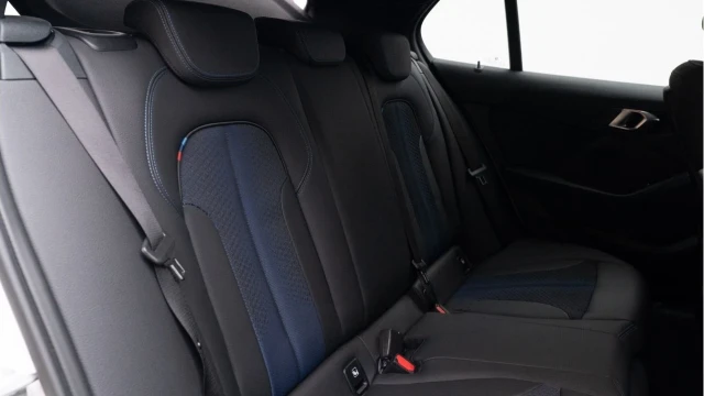 BMW 1 Series (73 Reg) 118i 1.5 M Sport Image 8