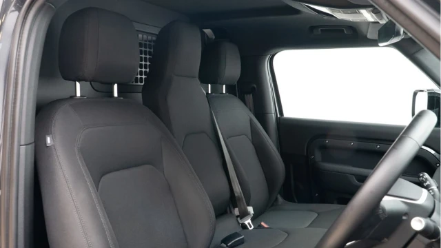 Land Rover Defender 90 (24 Reg) 90 3.0 D250 Hard Top Commercial (3 Seat) (+VAT) Image 3