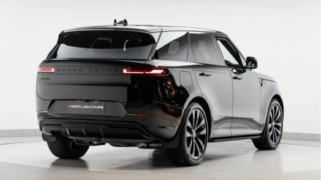 Land Rover Range Rover Sport (25 Reg) 3.0 D300 Dynamic SE (Black Pack) Image 7
