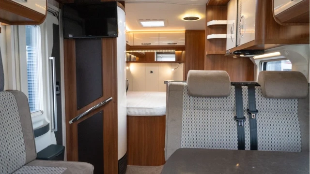 Hobby Optima  (17 Reg) De Luxe T75 HF 2.3D (4 Berth) Image 8
