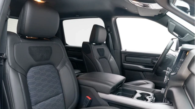 Dodge Ram 1500 (Unregistered) 5.7 V8 HEMI Bighorn 4x4 (+VAT) Image 3