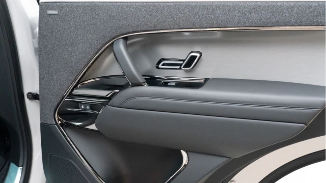 Land Rover Range Rover Sport (24 Reg) 3.0 D300 Dynamic SE (Black Pack) Image 7