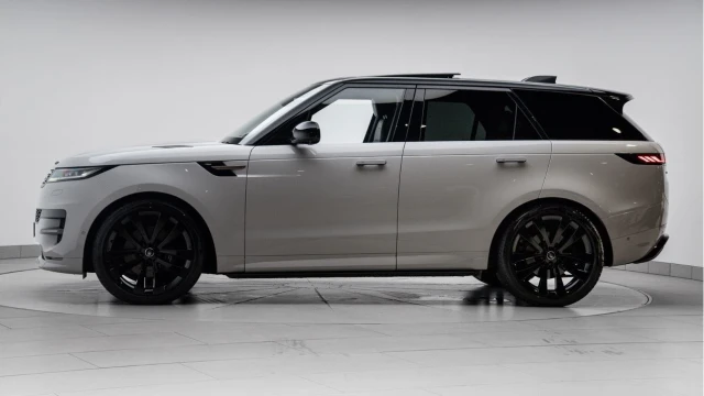 Land Rover Range Rover Sport (23 Reg) 3.0 D300 Dynamic SE Image 4