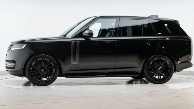 Land Rover Range Rover (24 Reg) 3.0 D350 Autobiography (Shadow Pack) Image 4
