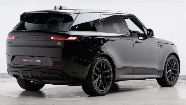 Land Rover Range Rover Sport (23 Reg) 3.0 D300 Dynamic SE (Black Pack) Image 6
