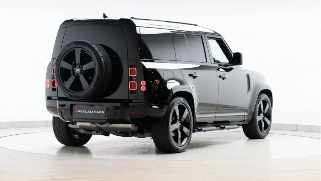 Land Rover Defender (25 Reg) 110 3.0 D250 X-Dynamic HSE Hard Top Commercial (3 Seat) (+VAT) Image 5