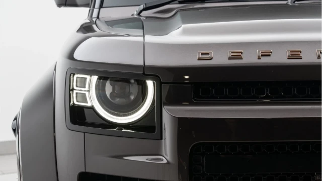 Land Rover Defender (25 Reg) 110 4.4 V8 Octa Edition Image 8