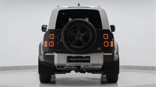 Land Rover Defender (23 Reg) 90 3.0 D250 HSE Hard Top Commercial (3 Seat) (+VAT) Image 5