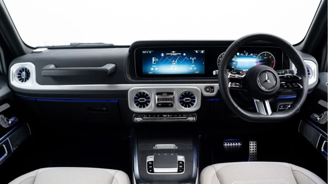 Mercedes-Benz G Class (25 Reg) 3.0 G450D AMG Line Premium Plus 4Matic (Night Pack) Image 2