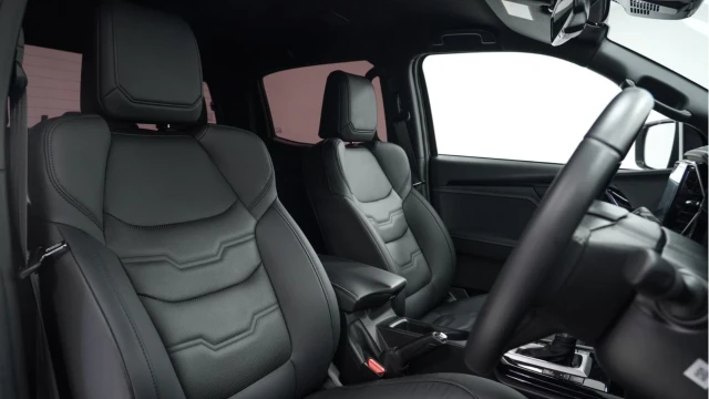 Isuzu D-Max (24 Reg) 1.9 V-Cross Image 3