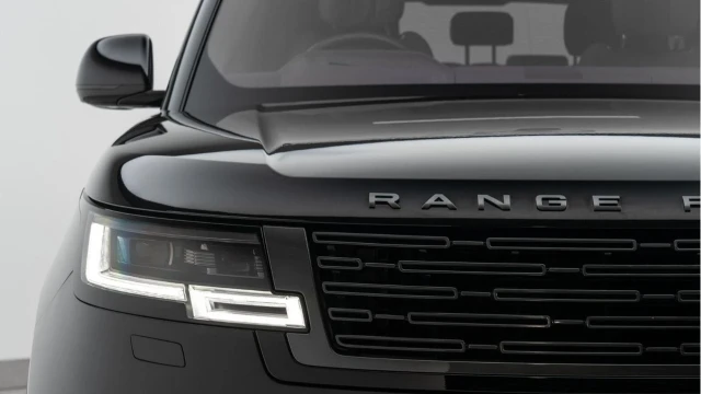 Land Rover Range Rover (23 Reg) 3.0 D350 Autobiography LWB (7 Seat) Image 8