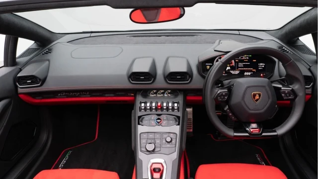 Lamborghini Huracan (17 Reg) 5.2 V10 LP 610-4 Spyder Image 2