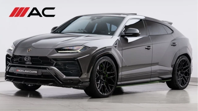 Lamborghini Urus (71 Reg) 4.0 V8 (Nero) Image 1