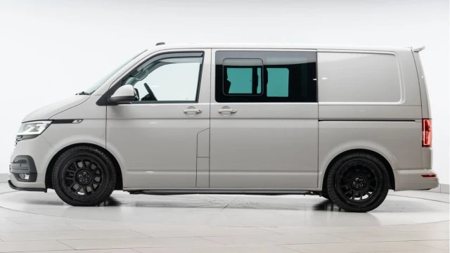 Volkswagen Transporter (73 Reg) T32 2.0TDI Highline DSG (Day Bus) (VAT Q) Image 5