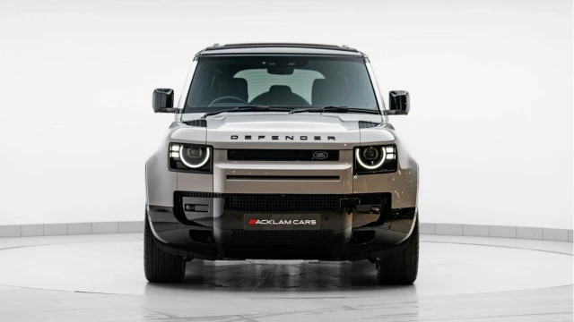 Land Rover Defender (75 Reg) 3.0 D250 X-Dynamic HSE Image 5