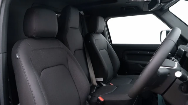 Land Rover Defender (25 Reg) 90 3.0 D250 S Hard Top Commercial (3 Seat)  (+VAT) Image 3
