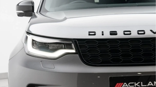 Land Rover Discovery (73 Reg) 3.0 D300 Dynamic SE Image 8