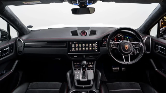 Porsche Cayenne (72 Reg) 4.0 GTS Coupe Image 2