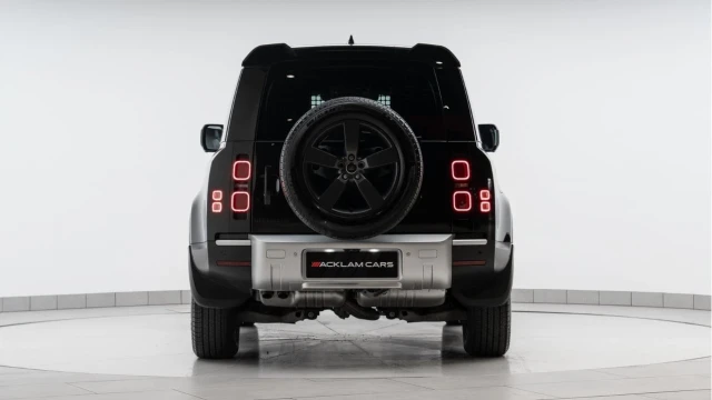 Land Rover Defender (73 Reg) 90 3.0 D250 SE Hard Top Commercial (+VAT) Image 5