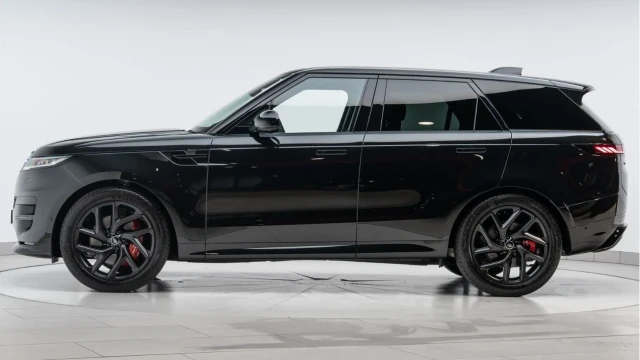 Land Rover Range Rover Sport (25 Reg) 3.0 D250 Edition (Black Pack) Image 4