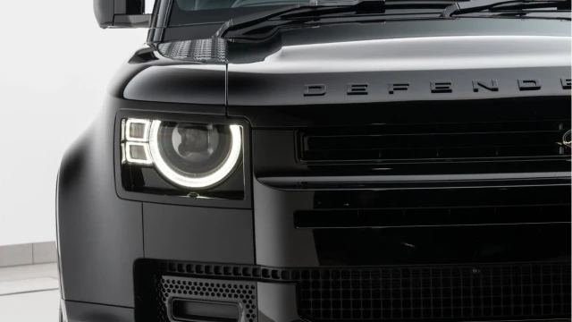 Land Rover Defender (25 Reg) 110 3.0 D350 X-Dynamic SE (7 Seat) Image 5