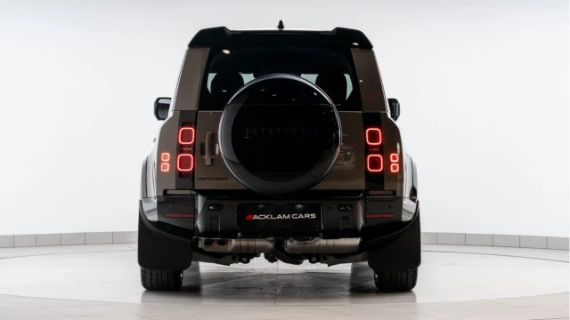 Land Rover Defender (74 Reg) 110 3.0 D350 X-Dynamic HSE Hard Top (5 Seat) (Bespoke) (+VAT) Image 5