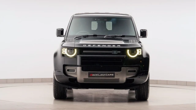 Land Rover Defender (74 Reg) 90 3.0 D250 X-Dynamic SE Hard Top Commercial (3 Seat) (+VAT) Image 8