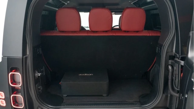 Land Rover Defender (23 Reg) 90 3.0 D300 X Hard Top (5 Seat) (+VAT) Image 5