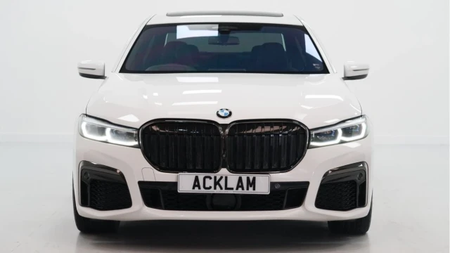 BMW 7 Series (19 Reg) 740D L 3.0 M Sport xDrive Image 6
