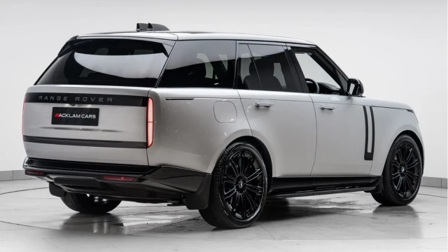 Land Rover Range Rover (25 Reg) 3.0 D350 HSE (Shadow Pack) Image 6