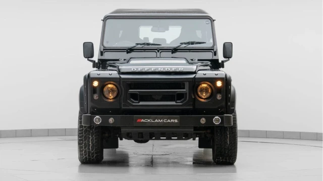 Land Rover Defender (65 Reg) 110 2.2TD XS (Chelsea Truck Co.) (7 Seat) Image 7