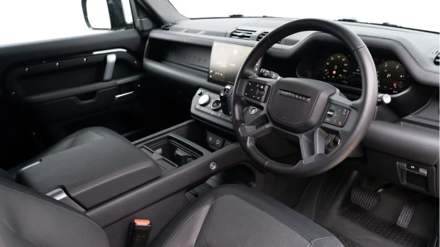 Land Rover Defender (24 Reg) 90 3.0 D300 X-Dynamic HSE Hard Top Commercial (No VAT) Image 2