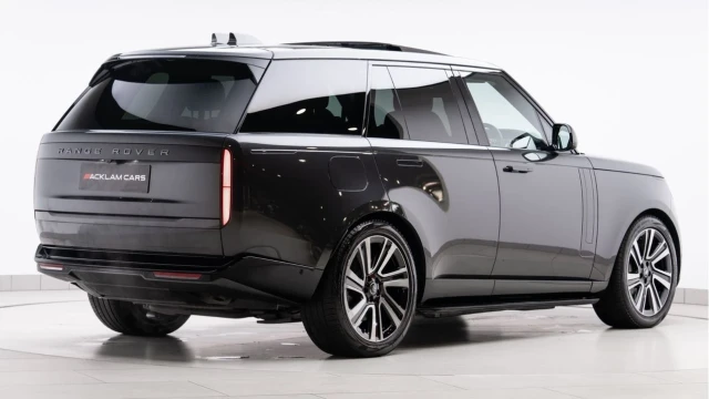 Land Rover Range Rover (73 Reg) 3.0 P460e SE Hybrid Image 5