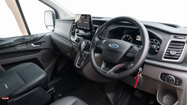 Ford Transit Custom (72 Reg) 320 2.0 Ecoblue Active (5 Seat) Image 6