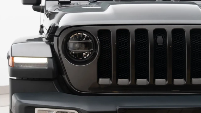 Jeep Wrangler (69 Reg) 2.0 Sahara Convertible Image 6