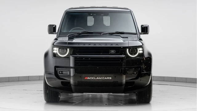 Land Rover Defender (75 Reg) 90 3.0 D250 S Hard Top Commercial (3 Seat) (+VAT) Image 4