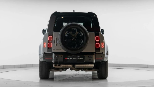 Land Rover Defender (73 Reg) 110 3.0 D250 X-Dynamic SE (Black Pack) Image 8