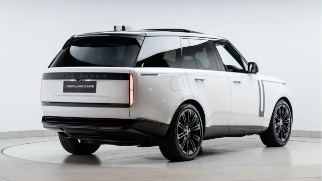 Land Rover Range Rover (74 Reg) 3.0 D350 SE (Shadow) Image 7
