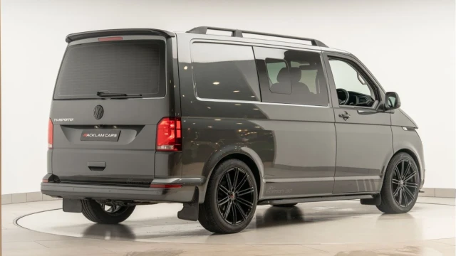 Volkswagen Transporter (71 Reg) T28 2.0TDI Highline DSG (5 Seat) (SV Edition 30) (+VAT) Image 6